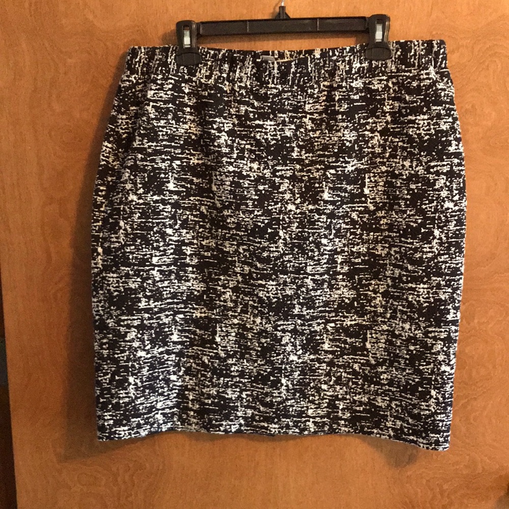🍀 Dana Buchman Skirt (XL)